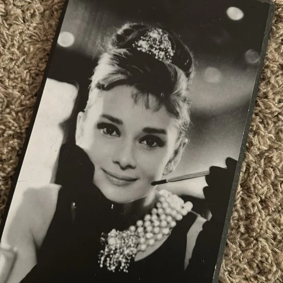 Audrey Hepburn Wall Picture Hanging - Picture 2 of 4
